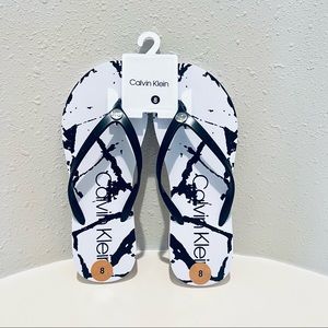 Calvin Klein Women’s Black& White Slides Size 8 NWT